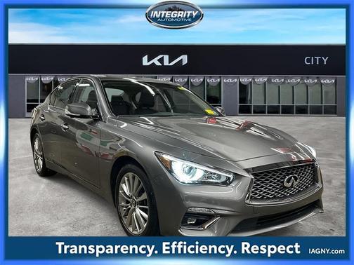 2023 INFINITI Q50 LUXE