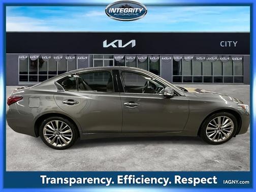 2023 INFINITI Q50 LUXE