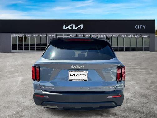 2023 Kia Sorento LX