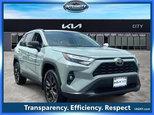 2022 Toyota RAV4 XLE Premium