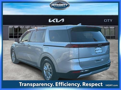 2023 Kia Carnival LX