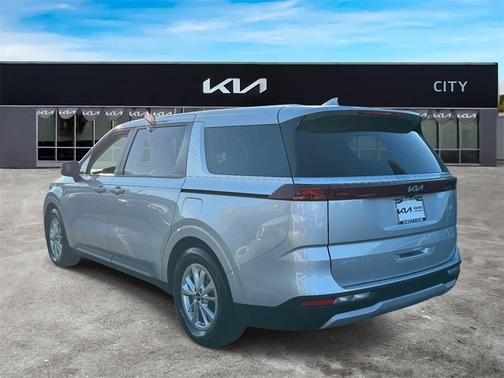 2023 Kia Carnival LX