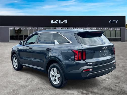 2023 Kia Sorento LX