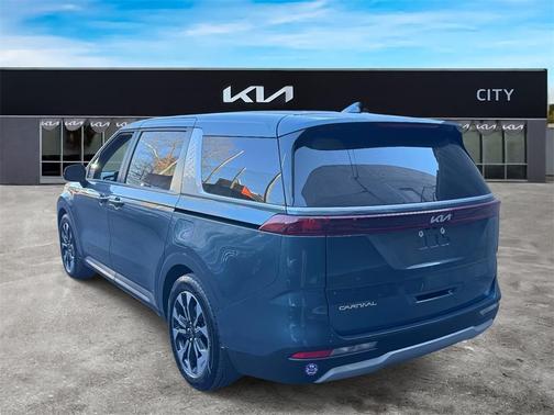 2024 Kia Carnival EX