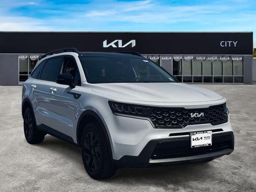 Glacial White Pearl 2023 Kia Sorento X-Line S