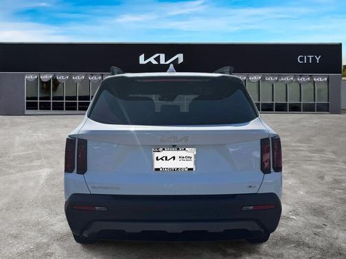 Glacial White Pearl 2023 Kia Sorento X-Line S