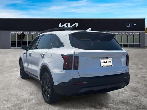 Glacial White Pearl 2023 Kia Sorento X-Line S