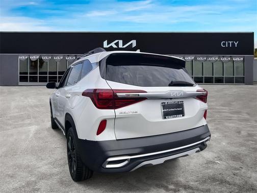 2022 Kia Seltos Nightfall