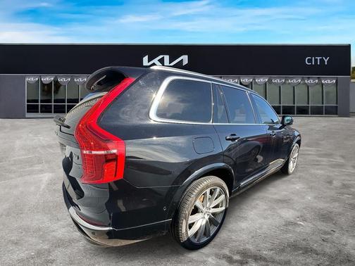 2023 Volvo XC90 B6 Plus 6-Seater