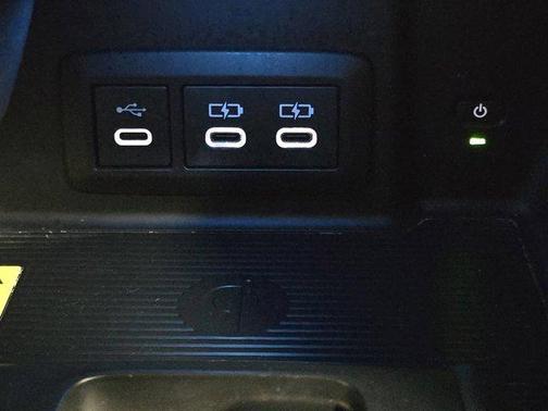 2023 Toyota Venza LE