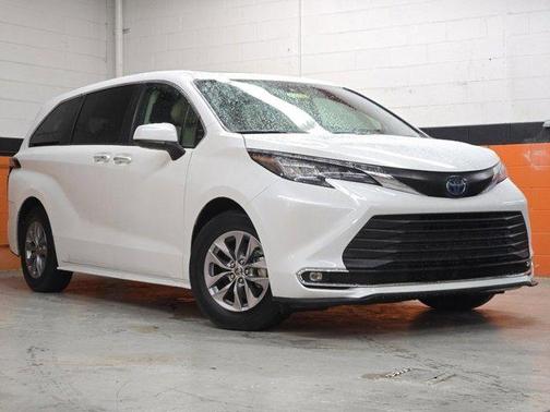 2022 Toyota Sienna XLE