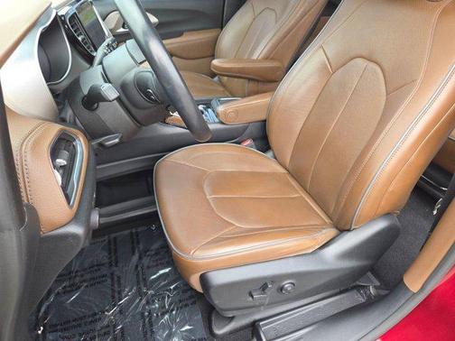 Velvet Red Pearlcoat 2021 Chrysler Pacifica Hybrid Limited