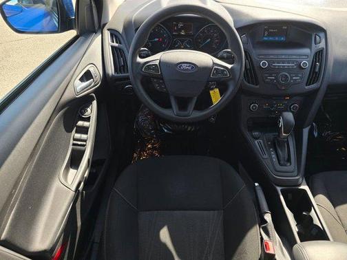 Lightning Blue Metallic 2018 Ford Focus SE