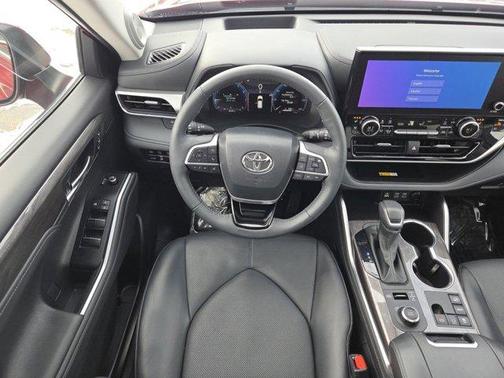 2024 Toyota Highlander Platinum