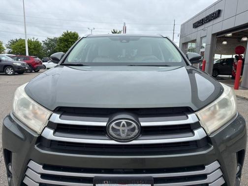 Jade Metallic 2017 Toyota Highlander XLE