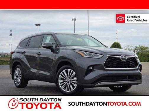 Magnetic Gray Metallic 2025 Toyota Highlander Platinum