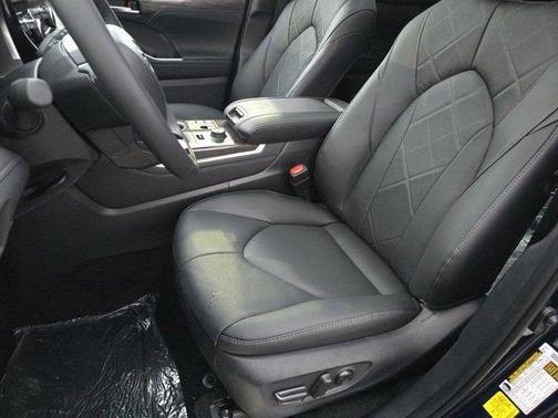 2026 Toyota Highlander Platinum