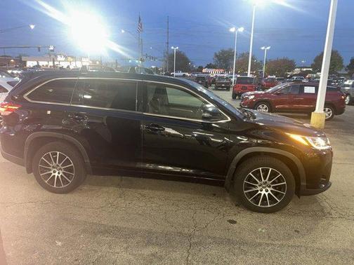 2017 Toyota Highlander SE