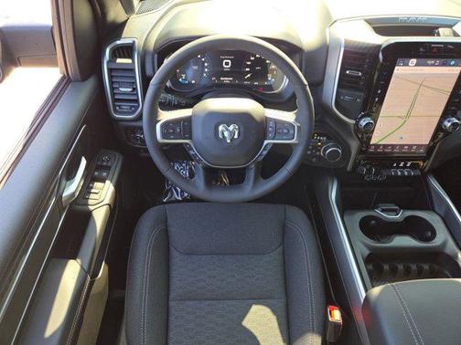 Diamond Black Crystal Pearlcoat 2026 RAM 1500 Big Horn/Lone Star