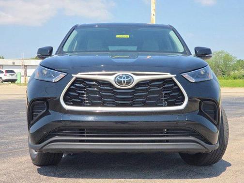 Midnight Black Metallic 2023 Toyota Highlander L