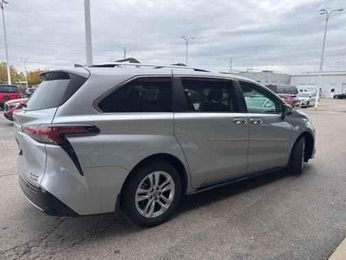2021 Toyota Sienna Limited 7-Passenger