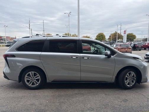 2021 Toyota Sienna Limited 7-Passenger