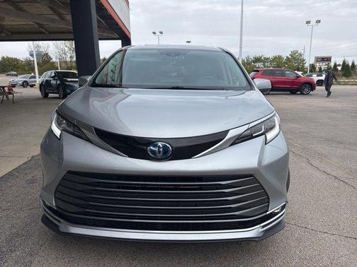 2021 Toyota Sienna Limited 7-Passenger