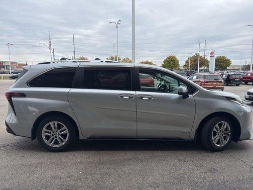 2021 Toyota Sienna Limited 7-Passenger
