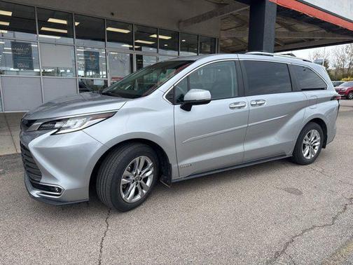 2021 Toyota Sienna Limited 7-Passenger