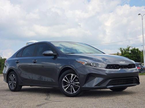 Gravity Gray 2024 Kia Forte LXS