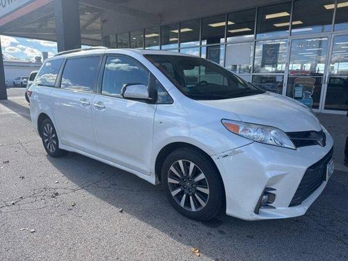 2020 Toyota Sienna XLE Premium