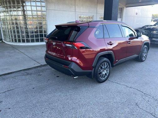 2025 Toyota RAV4 Hybrid XLE
