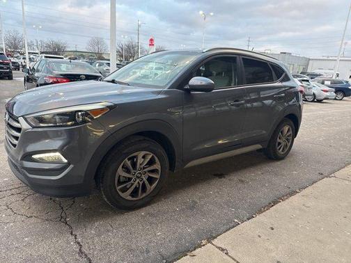 2017 Hyundai TUCSON SE