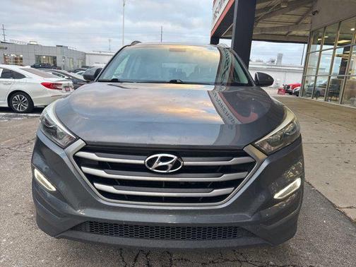 2017 Hyundai TUCSON SE