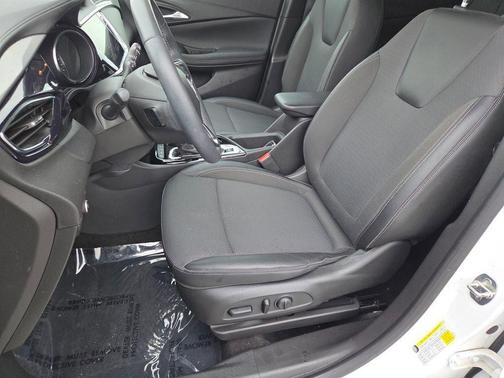 Summit White 2022 Buick Encore GX Preferred