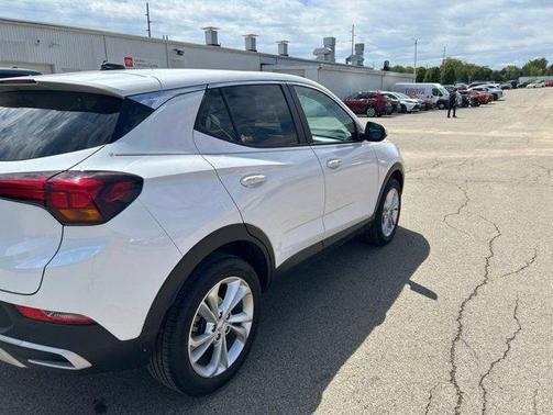 Summit White 2022 Buick Encore GX Preferred