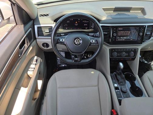 Pure White 2019 Volkswagen Atlas 3.6L SEL