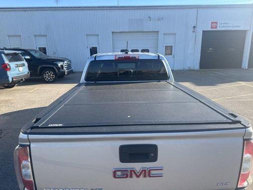 Silver 2018 GMC Canyon SLT