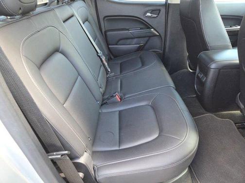 Quicksilver Metallic 2018 GMC Canyon SLT