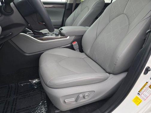 Wind Chill Pearl 2024 Toyota Highlander Platinum