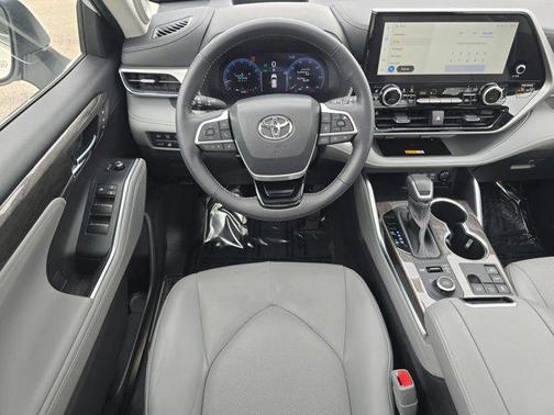 Wind Chill Pearl 2024 Toyota Highlander Platinum