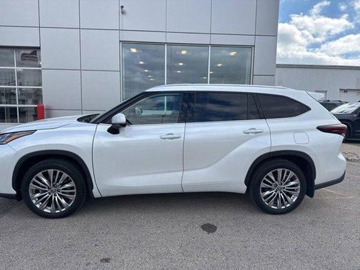 Wind Chill Pearl 2024 Toyota Highlander Platinum