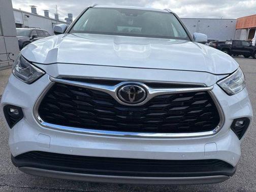 Wind Chill Pearl 2024 Toyota Highlander Platinum