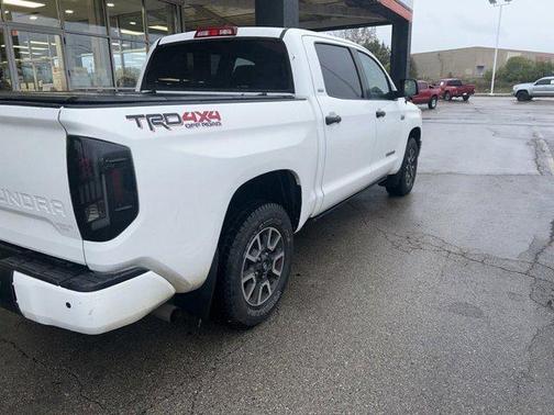 2016 Toyota Tundra SR5