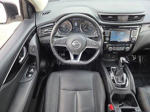 2017 Nissan Rogue Sport SL