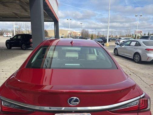 2021 Lexus ES 300h Base