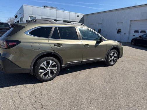 Autumn Green Metallic 2022 Subaru Outback Limited