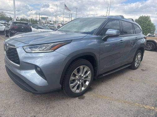 Moon Dust 2021 Toyota Highlander Hybrid Platinum