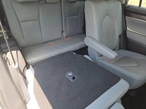 Moon Dust 2021 Toyota Highlander Hybrid Platinum