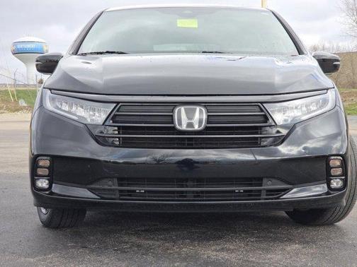 Crystal Black Pearl 2023 Honda Odyssey Sport